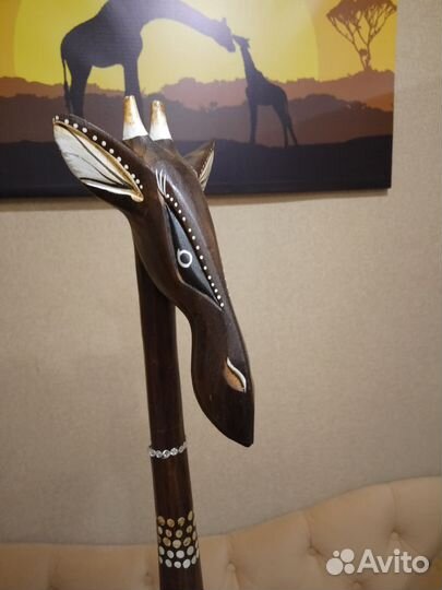 Интерьерные жираф и геккон