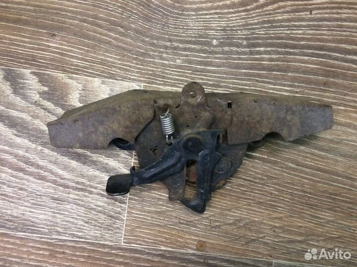 Замок капота Toyota Corolla E12 120