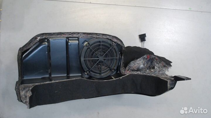 Сабвуфер Audi A6 (C5), 2005