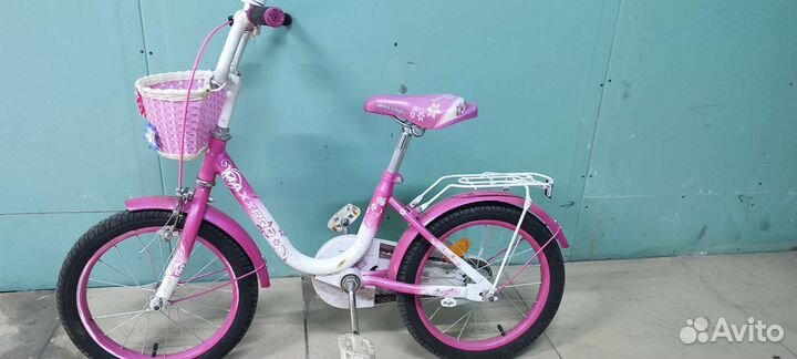 Детский велосипед с ручкой