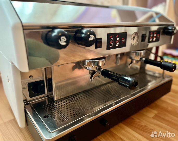 Кофемашина рожковая Итальянская Wega