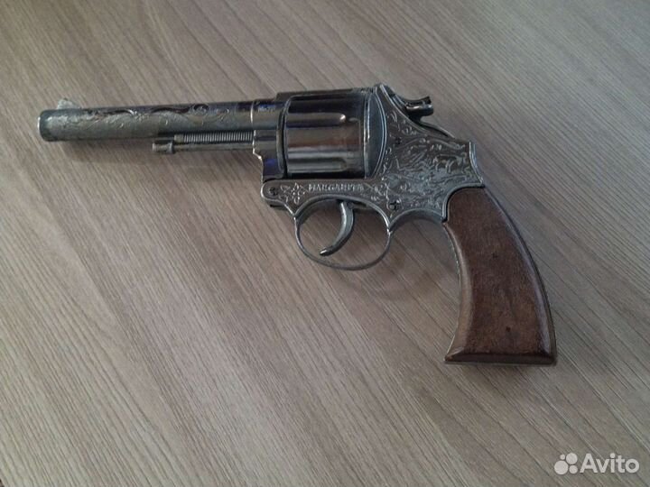 Пистолет для пистонов