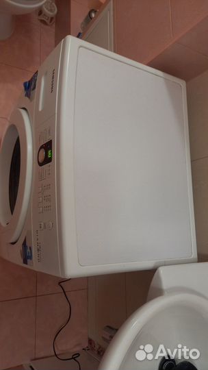 Стиральная машинка автомат с баком