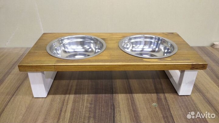 Подставка с мисками для кошек