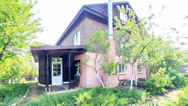 Дом 228 м² на участке 6,1 сот.