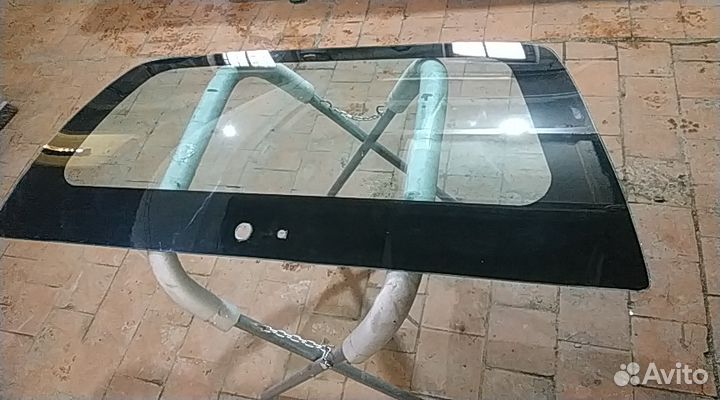 Стекло на кунг Mitsubishi L200 Аvenger