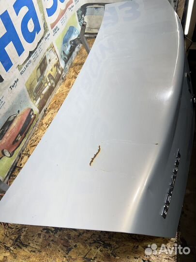 Крышка багажника дефект Рено Логан1