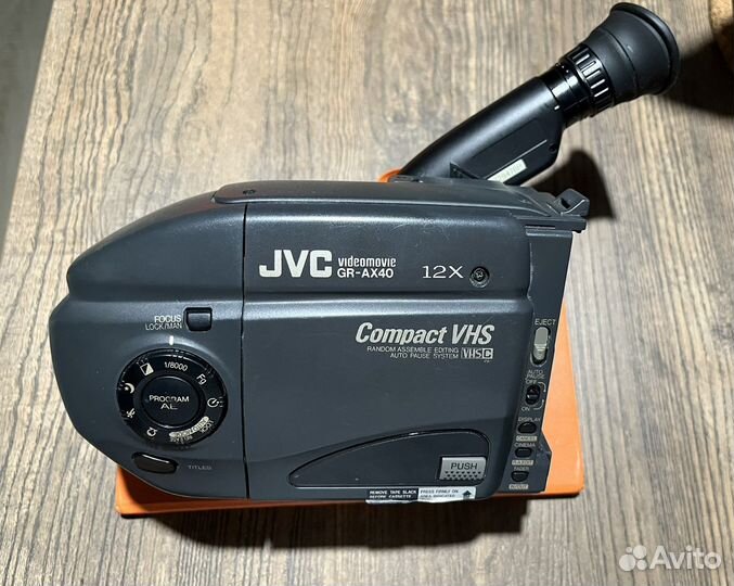 Видеокамера VHS JVC