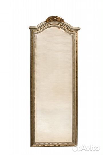 Старинное зеркало и консоль