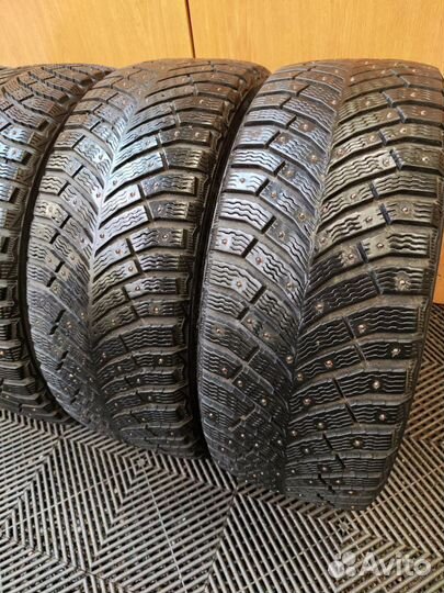Michelin X-Ice North 4 235/45 R18