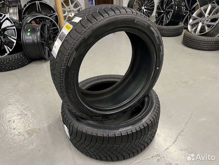 Pirelli Ice Zero FR 245/45 R18 100H