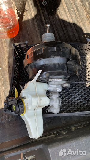 Вакуумный усилитель тормозов Volkswagen Passat