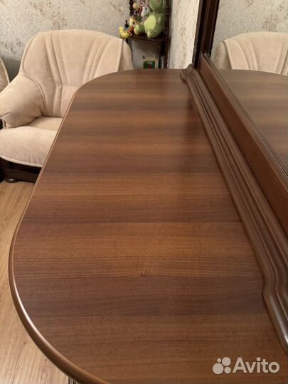 Комод с зеркалом