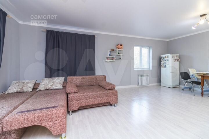 Дом 195,1 м² на участке 4,2 сот.