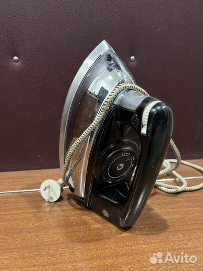 Новый советский утюг утп-1000