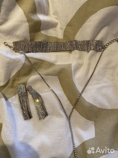 Бижутерия: чокер, клипсы, ожерелье, сережки