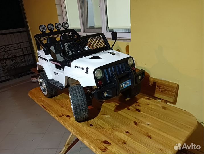 Детский электромобиль двухместный бу