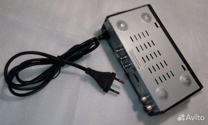 Цифровая тв приставка Рэмо TVjet RE820HDT2