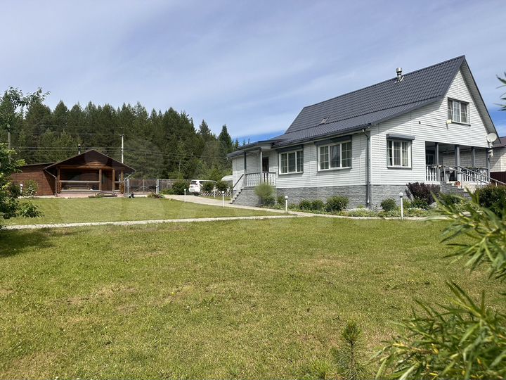 Коттедж 250 м² на участке 25 сот.