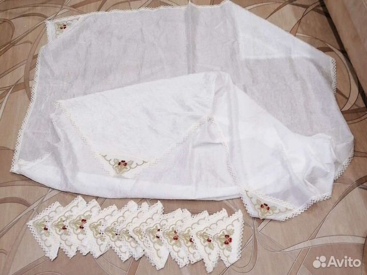 Скатерть новая 140х210 см и салфетки 12 шт