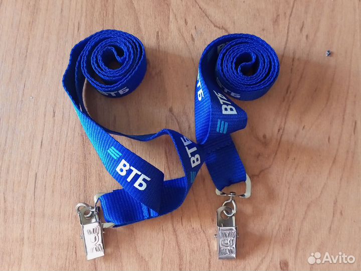 Шнурок на шею для бейджей с прищепкой