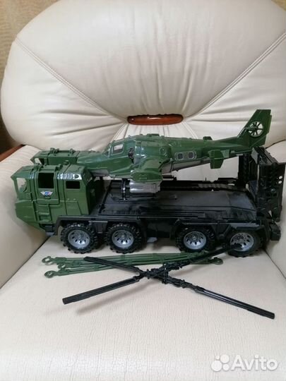 Военный самолет