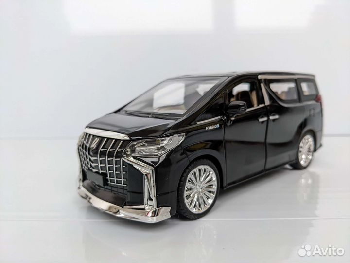 Металлическая модель Toyota Alphard