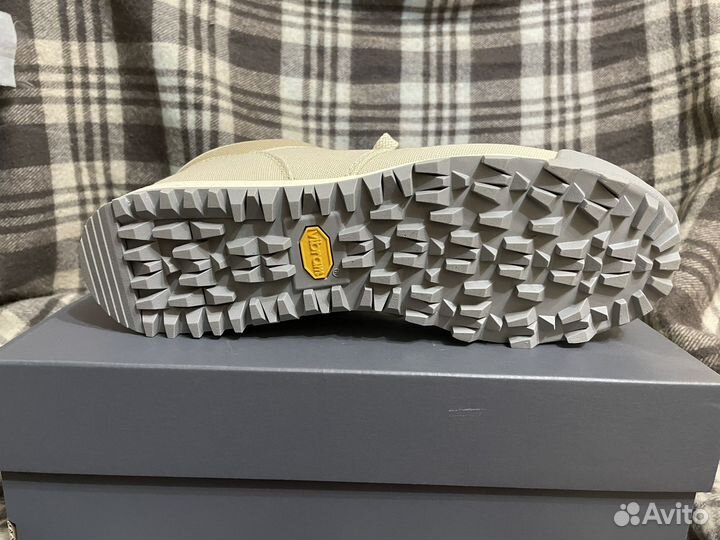 New balance rainier low