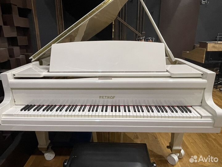 Концертный рояль