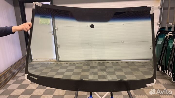 Лобовое стекло Skoda Yeti