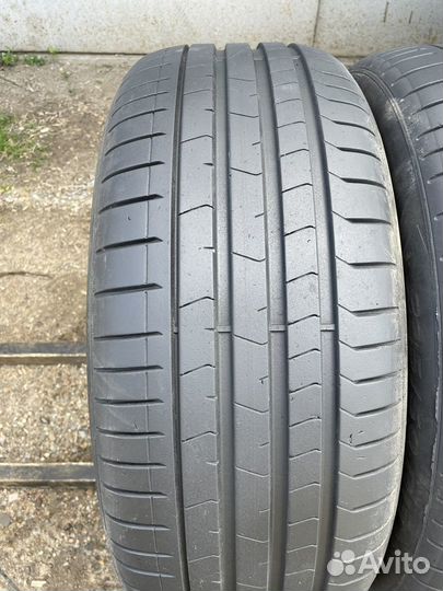 Pirelli P Zero PZ4 235/50 R19 99W