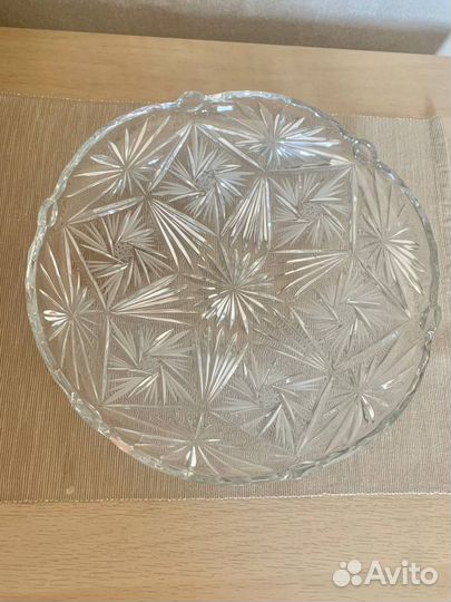 Блюдо из хрусталя