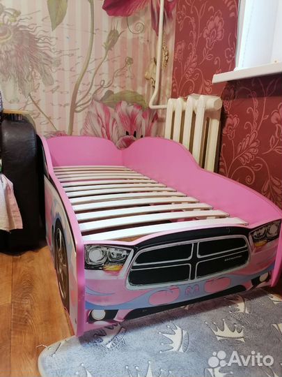 Детская кровать машина