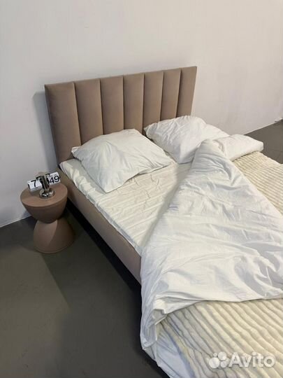 Кровать двухспальная 140 200