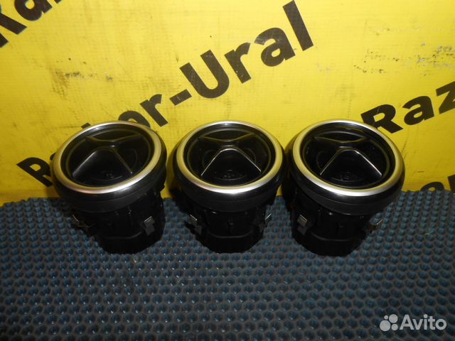 Дефлектор воздушный центральный Мерседес-Бенц W246