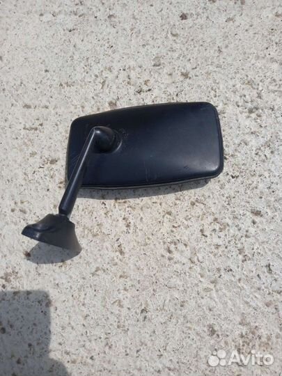 Боковое зеркало