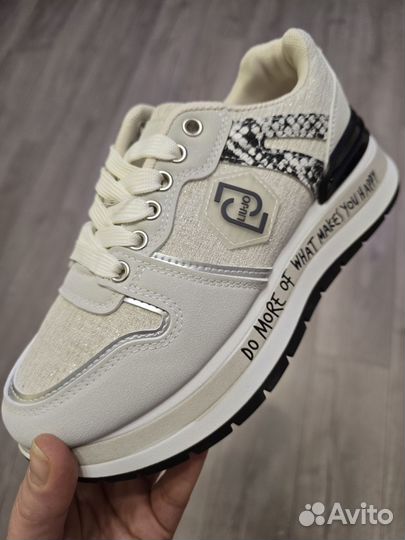 Кроссовки женские р.36-41