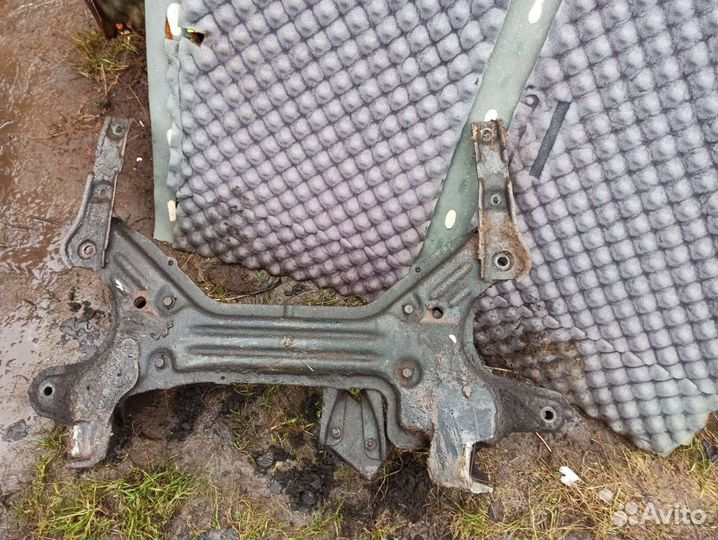 Подрамник гольф 3, венто