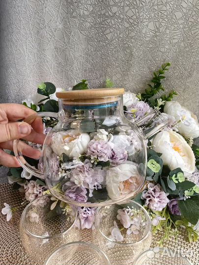 Набор из заварочного чайника и стаканов