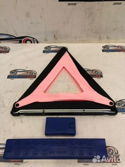 Знак аварийной остановки Bmw 7 Series 745I E65