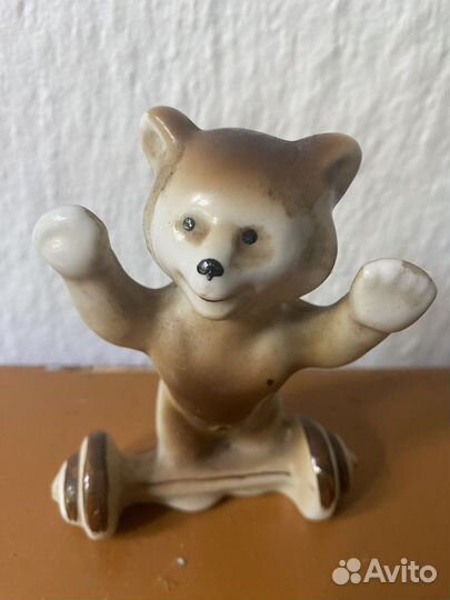Фарфоровая статуэтка, олимпийский мишка - штангист