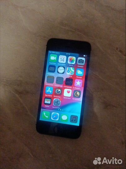 Телефон iPhone 5 se