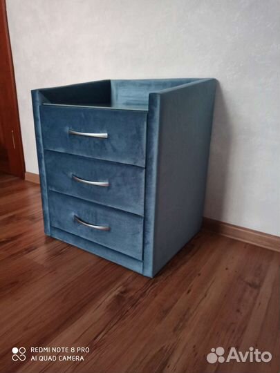 Прикроватная тумбочка