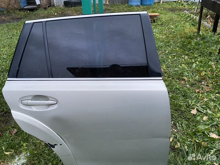 Дверь на Subaru Outback