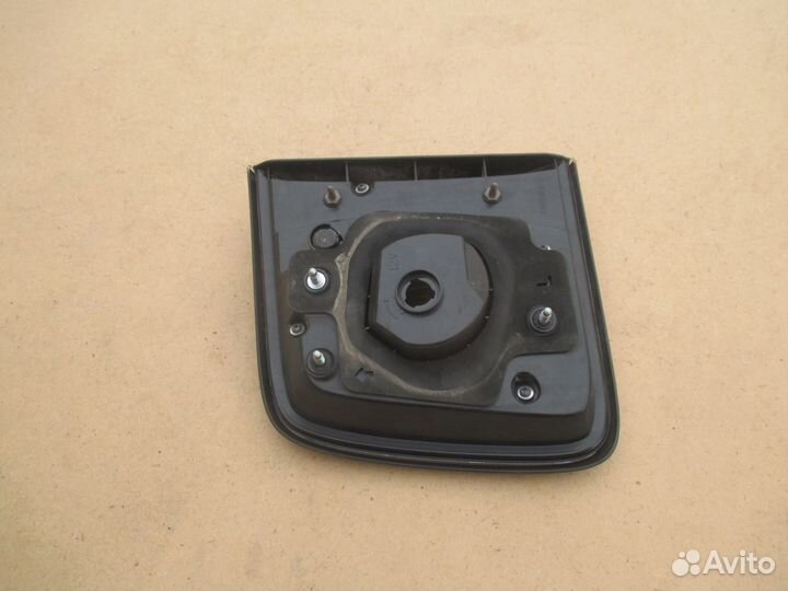 Фонарь задний левый Nissan Patrol Y62