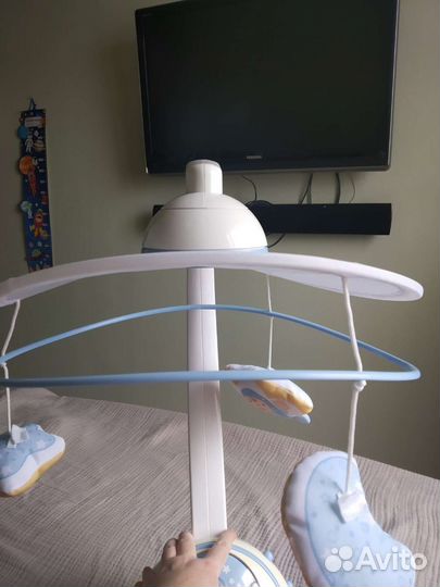 Мобиль на кроватку с проектором Chicco