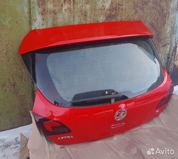 Крышка багажника Opel Astra J хетчбек
