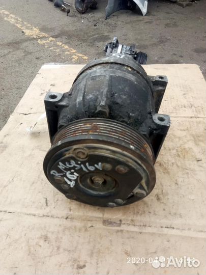 Компрессор системы кондиционирования Renault Megane