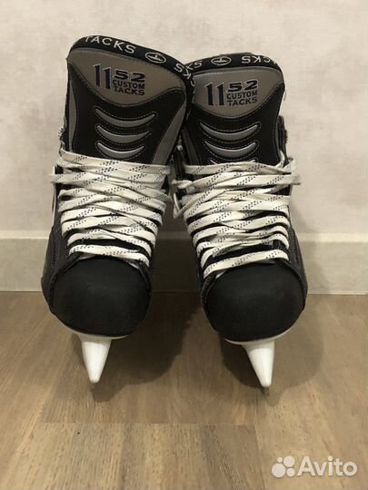 Хоккейные коньки CCM Tacks 1152 Sr 9,5D