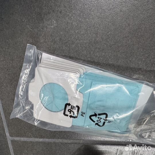 Пылесос Makita оригинал + аккумулятор + зарядка